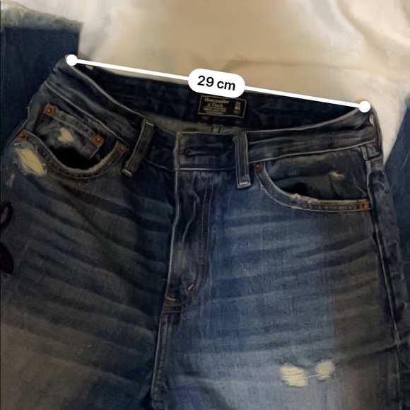 A&F Girlfriend Jeans - Embroidered 00 Short - Picture 5 of 11